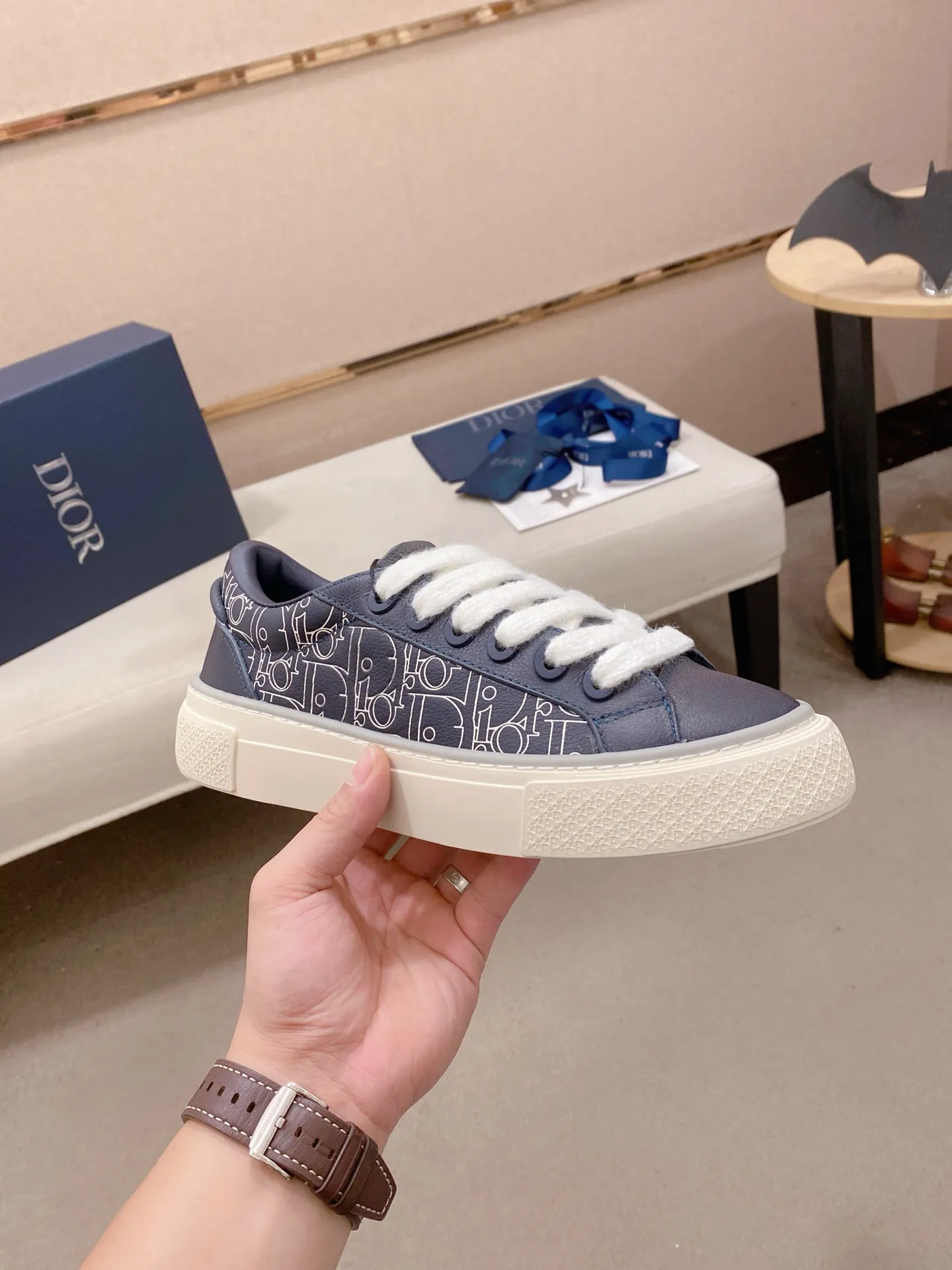 Factory price: 300 Men's shoes 💰[Dior·Dior] Top 🔍Couple style 💏🔍New casual sports style couple shoes, new four-season design, perfect workmanship, lace-up lazy style to create cabinet quality, upper: imported first-layer cowhide, sheepskin lining is soft and comfortable, ultra-light TPU wear-resistant outsole, simple, versatile fashion men's shoes, excellent color code number 35--44